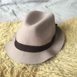 Urban Outfitters mauve felt hat